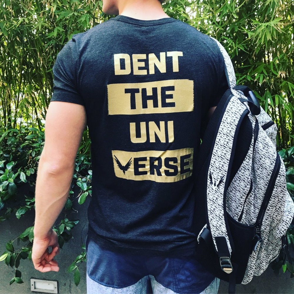 Maverick Logan Paul Dent The Universe Tee Size M